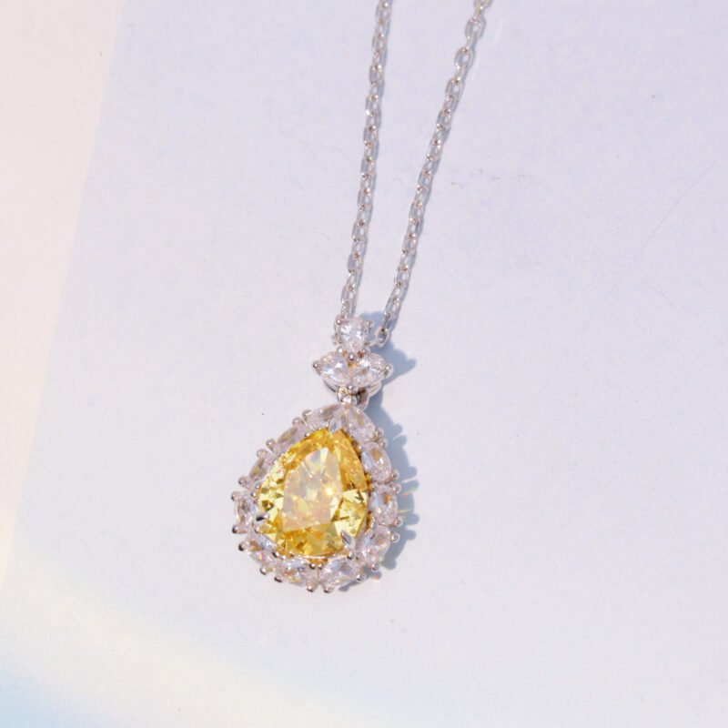 pear shape yellow imitation diamond necklace