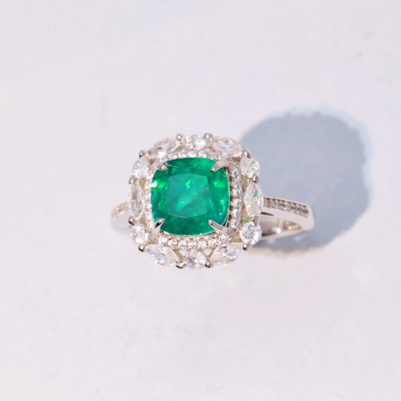 Lab-Created cushion Cut imitation Emerald ring