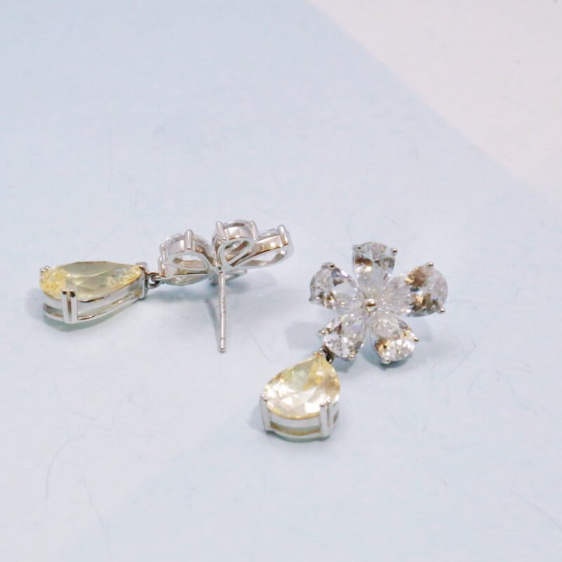 Gold-plated Silver-inlaid Drop-shaped Earrings with Imitated Yellow Diamond Lab-grown Gemstones